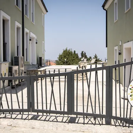 Fiori- Urla Отель
