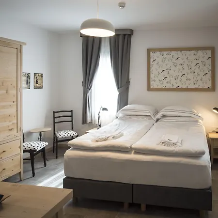 Fiori- Urla Hotell